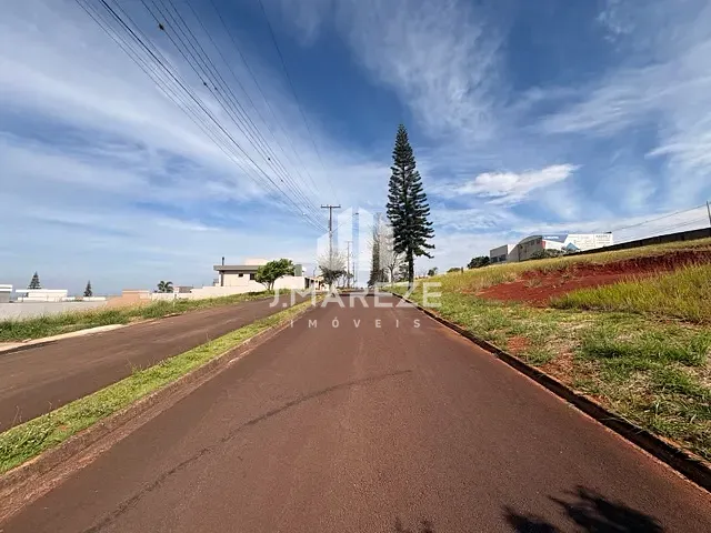 Terreno com 492m², à venda, no bairro Jardim Menegazzo em Apucarana