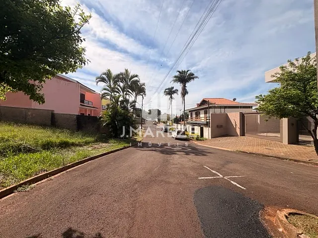 Terreno com 492m², à venda, no bairro Jardim Menegazzo em Apucarana