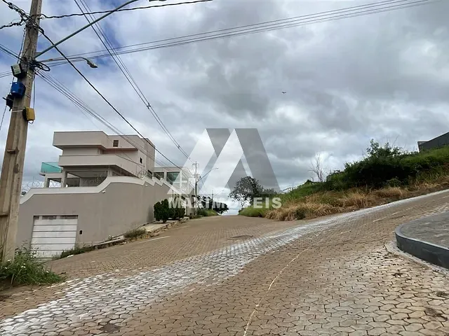 Terreno com 360m², à venda, no bairro São Geraldo em Araçuaí