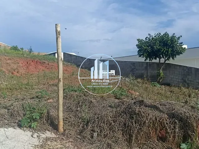 Terreno com 418m², à venda, no bairro Colinas de Santa Bárbara em Pouso Alegre