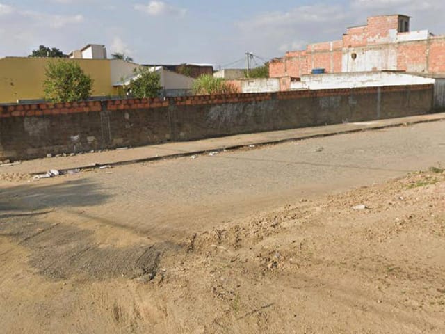 Terreno com 540m², à venda, no bairro Parque Aurora em Campos dos Goytacazes