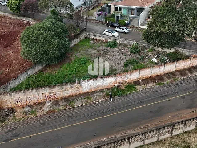 Terreno com 409m², à venda, no bairro Centro em Apucarana