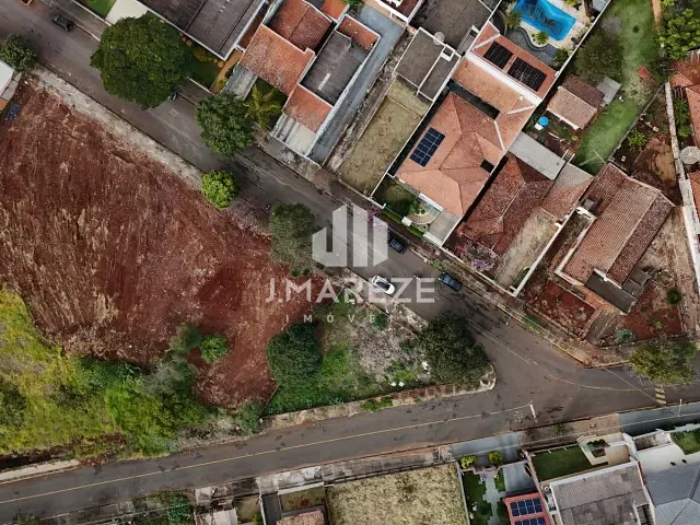 Terreno com 409m², à venda, no bairro Centro em Apucarana