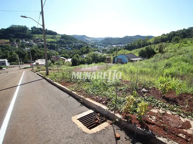 Terreno com 386m², à venda, no bairro Centro em Ipira