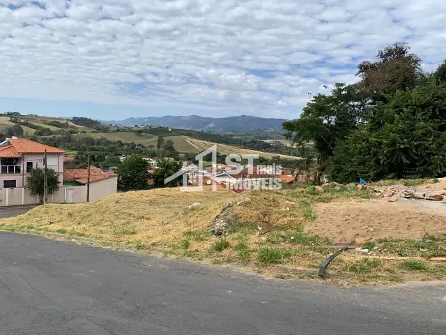 Terreno com 180m², à venda, no bairro Colina da Sóvis em Andradas