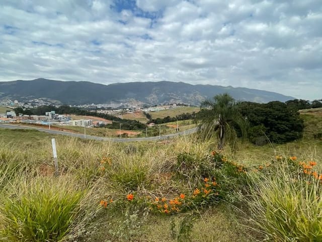Terreno com 200m², à venda, no bairro Loteamento Sierra em Extrema