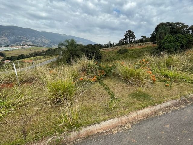Terreno com 200m², à venda, no bairro Loteamento Sierra em Extrema