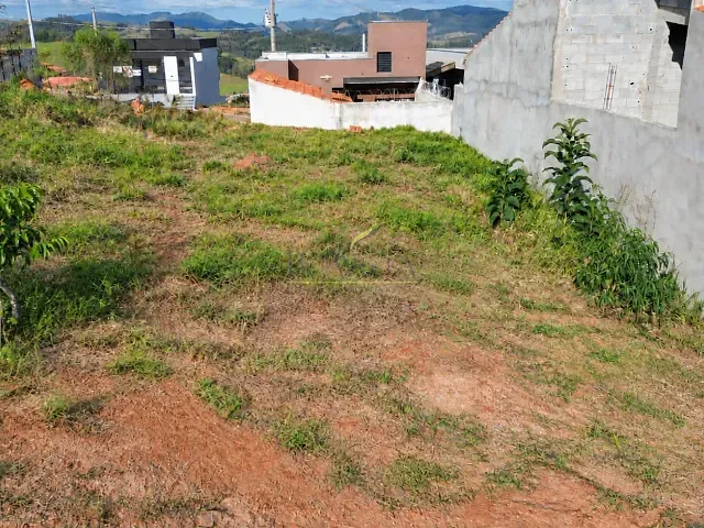 Terreno com 140m², à venda, no bairro Centro em Piracaia