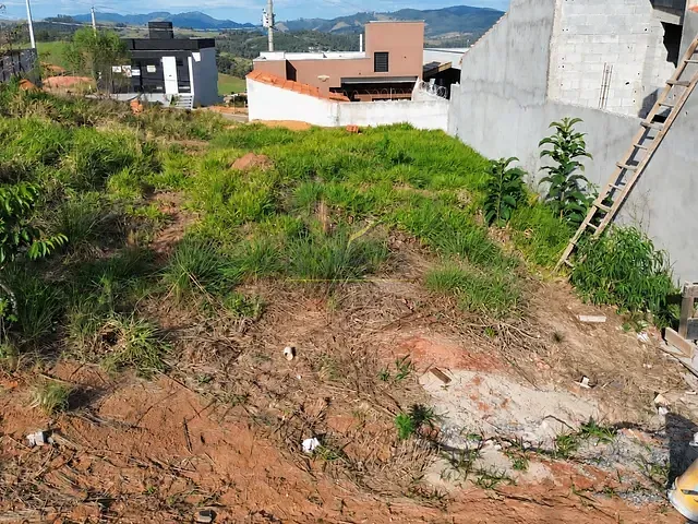 Terreno com 140m², à venda, no bairro Centro em Piracaia