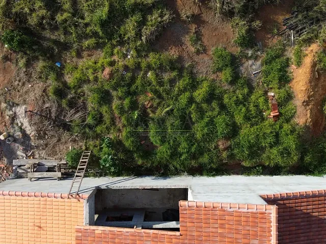 Terreno com 140m², à venda, no bairro Centro em Piracaia