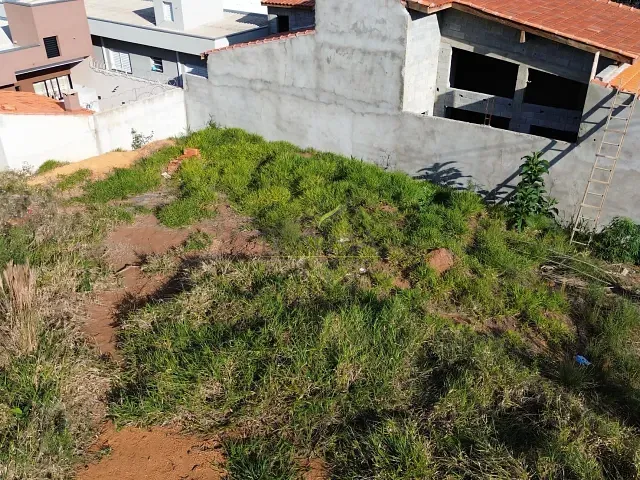 Terreno com 140m², à venda, no bairro Centro em Piracaia