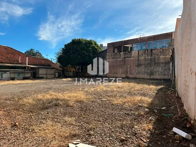 Terreno com 956m², para alugar, no bairro Centro em Apucarana