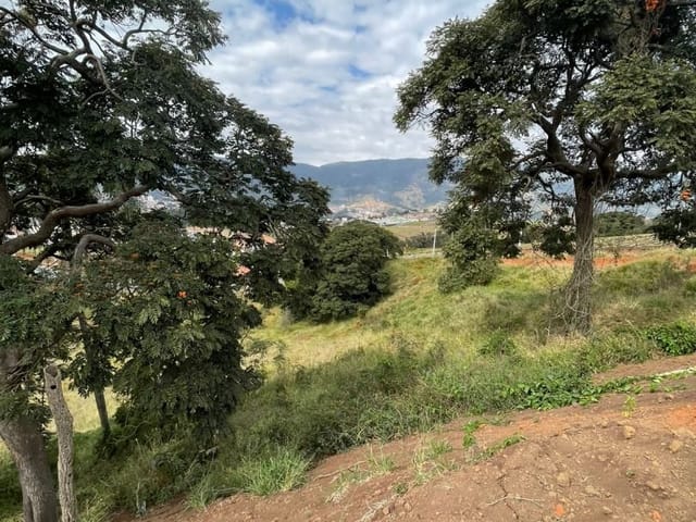 Terreno com 200m², à venda, no bairro Loteamento Sierra em Extrema