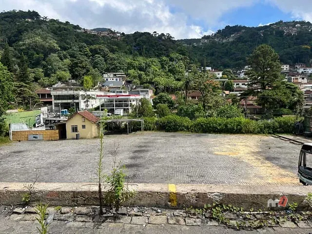Terreno com 16887m², à venda, no bairro Coronel Veiga em Petrópolis