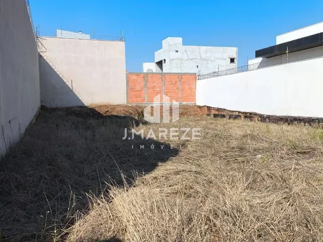 Terreno com 383m², à venda, no bairro Loteamento Santa Cândida em Apucarana