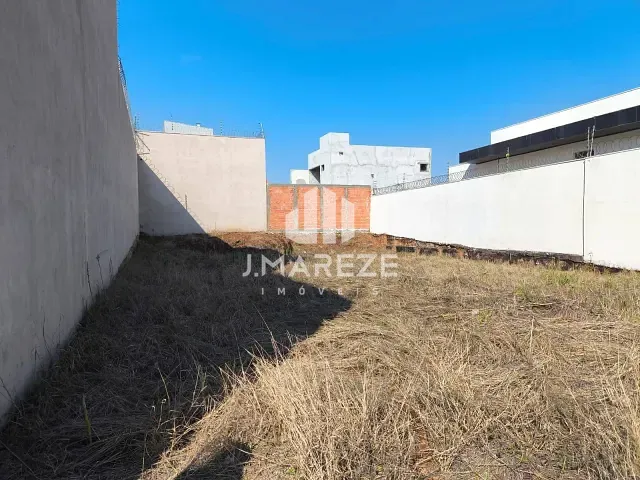 Terreno com 383m², à venda, no bairro Loteamento Santa Cândida em Apucarana
