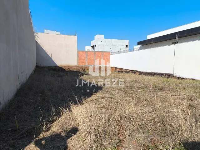 Terreno com 383m², à venda, no bairro Loteamento Santa Cândida em Apucarana