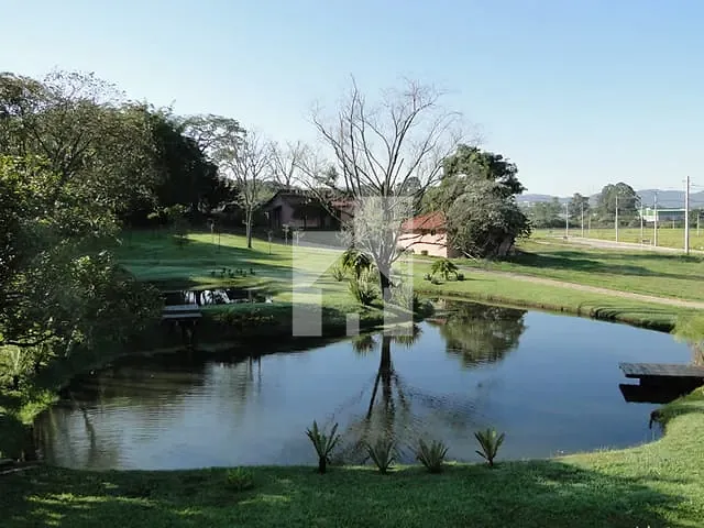 Terreno com 1221m², à venda, no bairro Centro em Cabreúva
