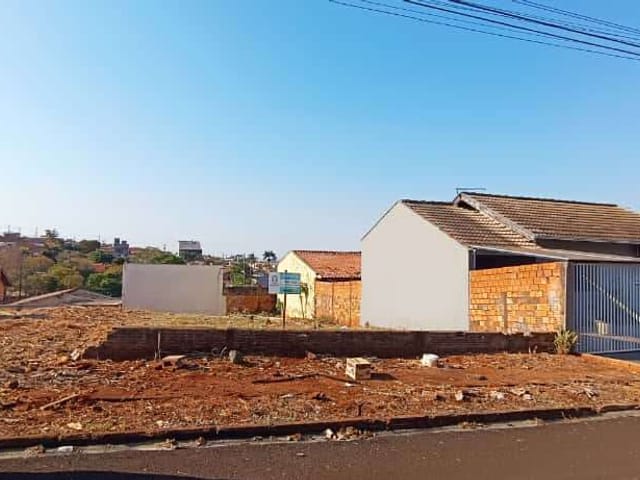 Terreno com 250m², à venda, no bairro Jardim Vitória em Cambé