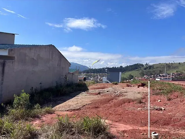 Terreno com 140m², à venda, no bairro Residencial Jardim Helena em Piracaia