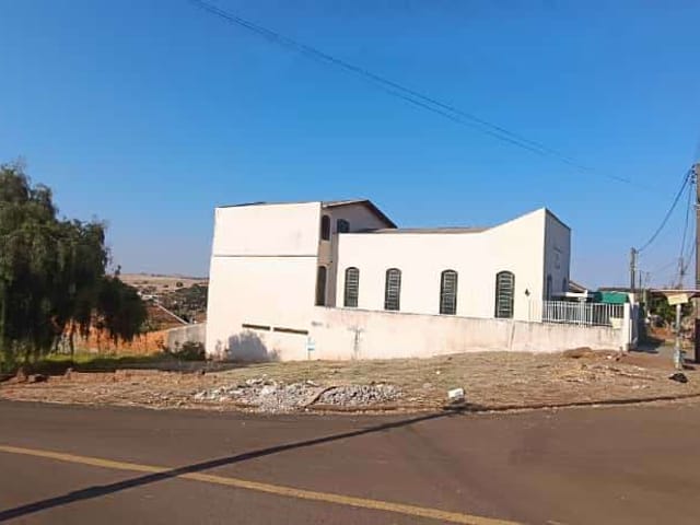 Terreno com 342m², à venda, no bairro Jardim Vitória em Cambé