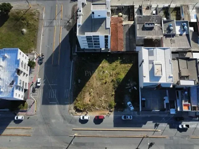 Terreno com 300m², à venda, no bairro Areias em Camboriú