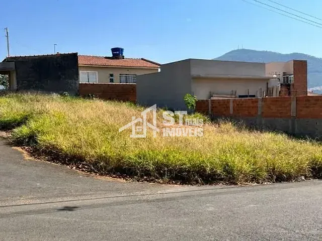 Terreno com 221m², à venda, no bairro Veredas da Serra em Andradas