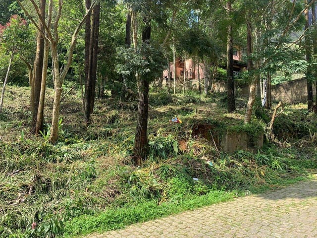 Terreno com 129m², à venda, no bairro Retiro em Petrópolis