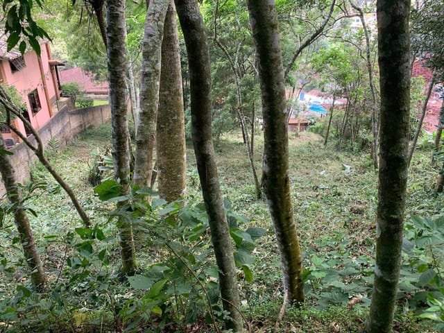 Terreno com 129m², à venda, no bairro Retiro em Petrópolis