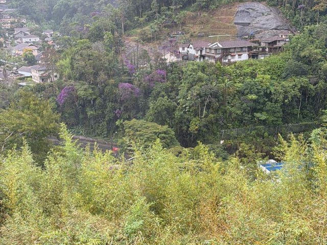 Terreno com 129m², à venda, no bairro Retiro em Petrópolis