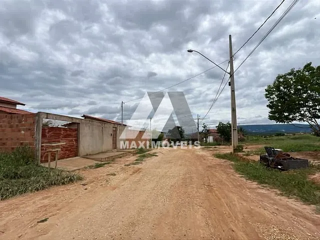 Terreno com 180m², à venda, no bairro São Francisco II em Araçuaí