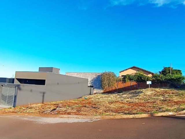 Terreno com 287m², à venda, no bairro Jardim Paraná em Cambé