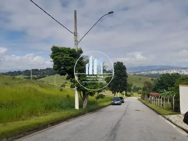 Terreno com 301m², à venda, no bairro Jardim Belvedere em Pouso Alegre