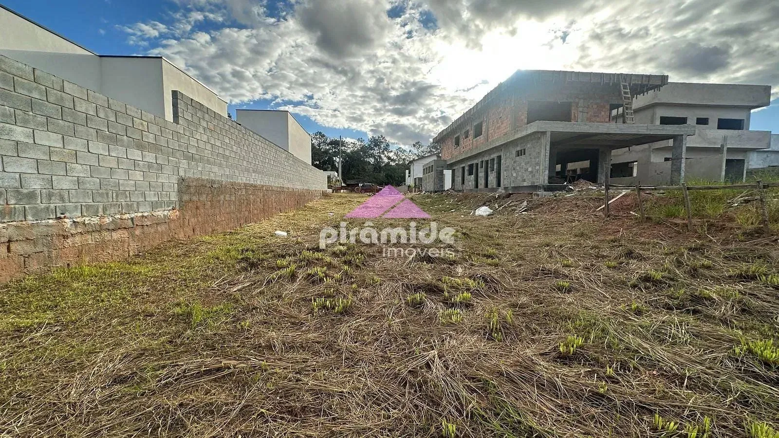 Terreno, 647 m² - Foto 1