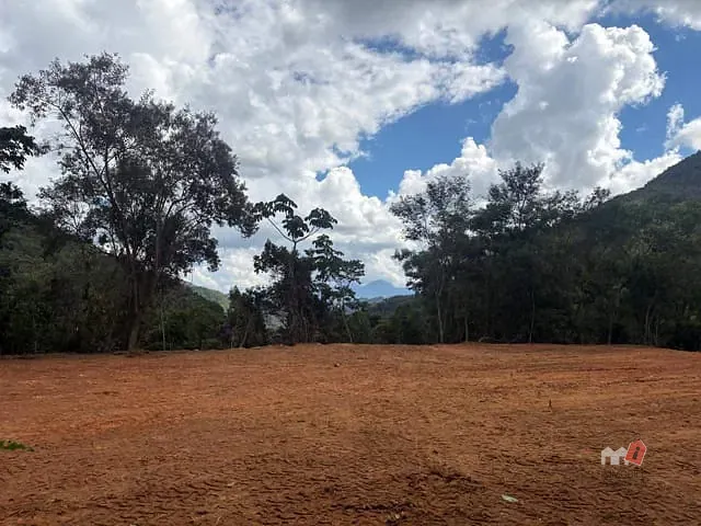 Terreno com 20000m², à venda, no bairro Itaipava em Petrópolis