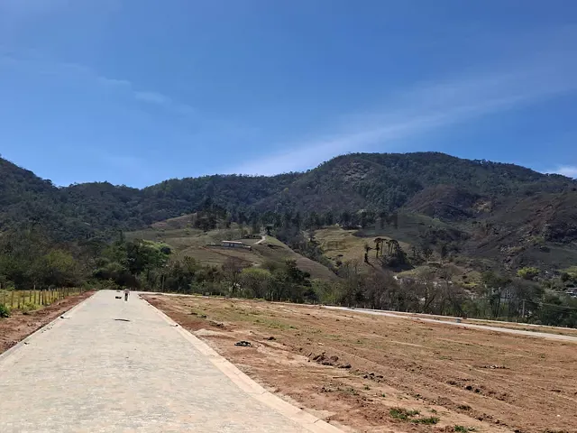 Terreno com 160m², à venda, no bairro Santa Rosa em Itajubá