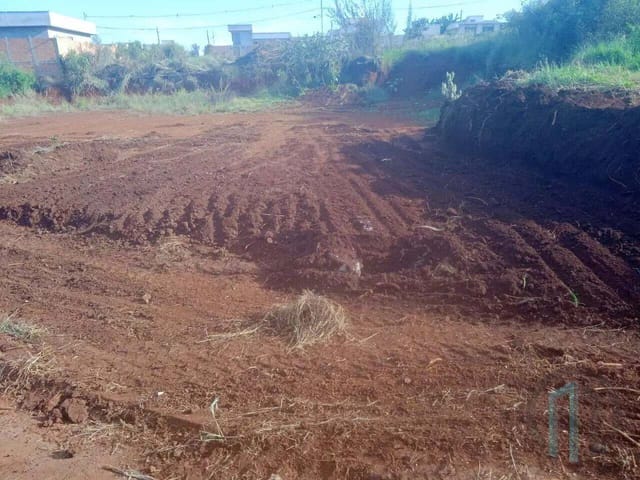 Terreno com 492m², à venda, no bairro Loteamento Residencial Portal do Lago em Cambé