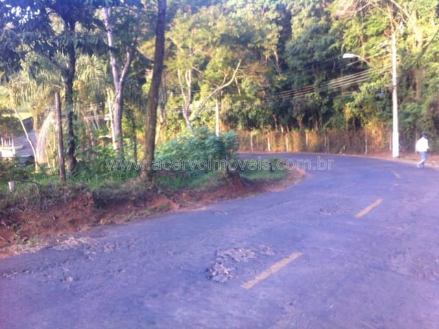 Terreno com 558m², à venda, no bairro Jardim Glória em Juiz de Fora