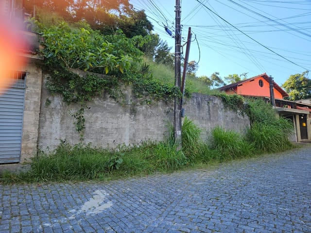 Terreno à venda, no bairro Quarteirão Ingelheim em Petrópolis