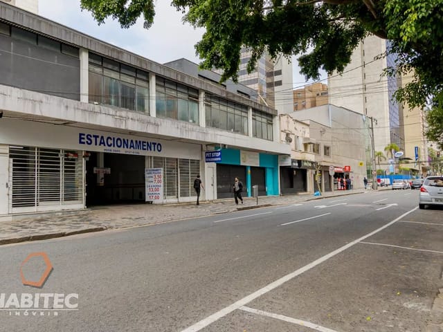 Terreno com 796m², à venda, no bairro Centro em Curitiba