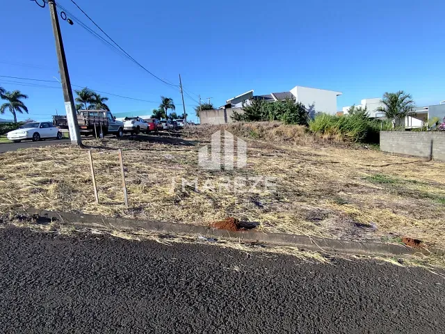 Terreno com 596m², à venda, no bairro Residencial Florais do Lago em Apucarana