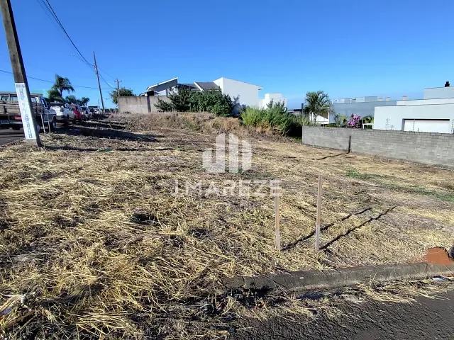 Terreno com 596m², à venda, no bairro Residencial Florais do Lago em Apucarana