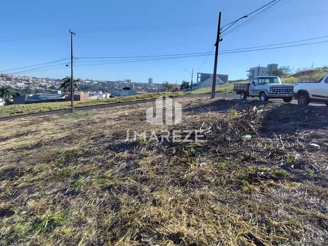 Terreno com 596m², à venda, no bairro Residencial Florais do Lago em Apucarana