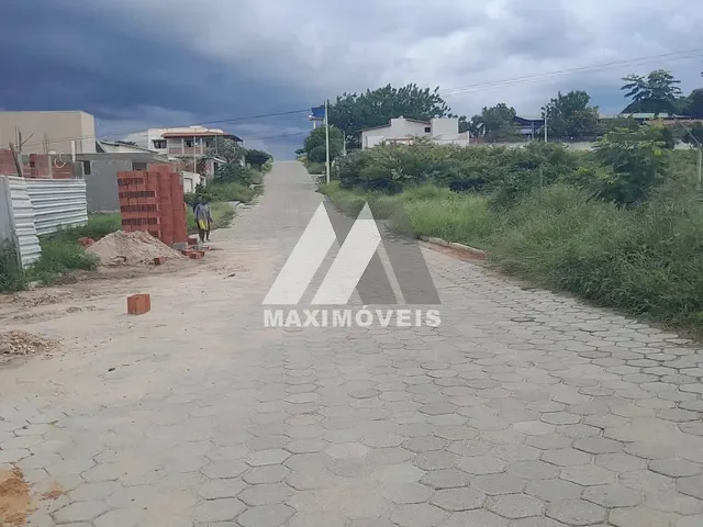 Terreno com 216m², à venda, no bairro J K em Araçuaí