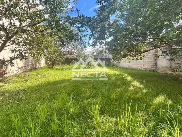 Terreno com 360m², à venda, no bairro Jardim Britânia em Caraguatatuba