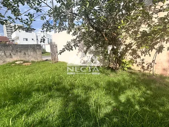 Terreno com 360m², à venda, no bairro Jardim Britânia em Caraguatatuba