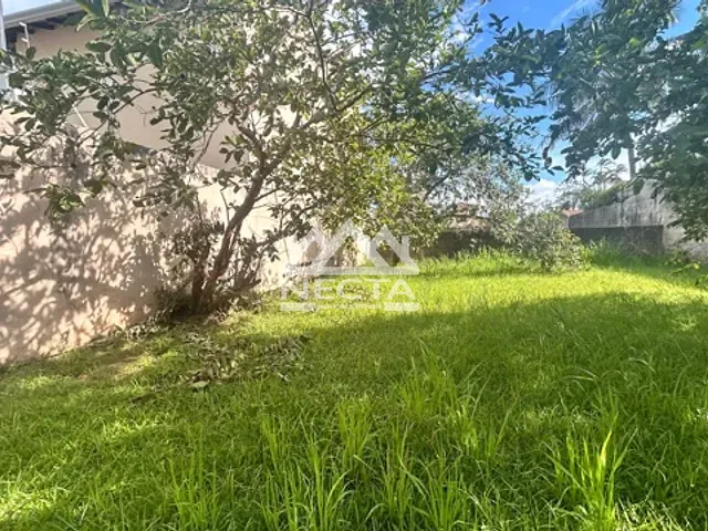 Terreno com 360m², à venda, no bairro Jardim Britânia em Caraguatatuba