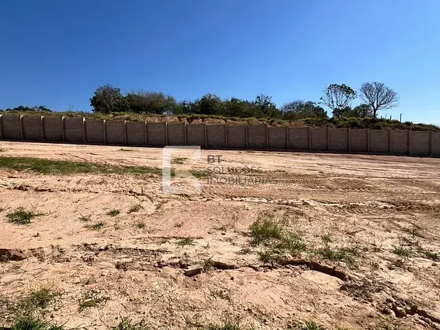 Terreno com 301m², à venda, no bairro Colinas de Indaiatuba em Indaiatuba
