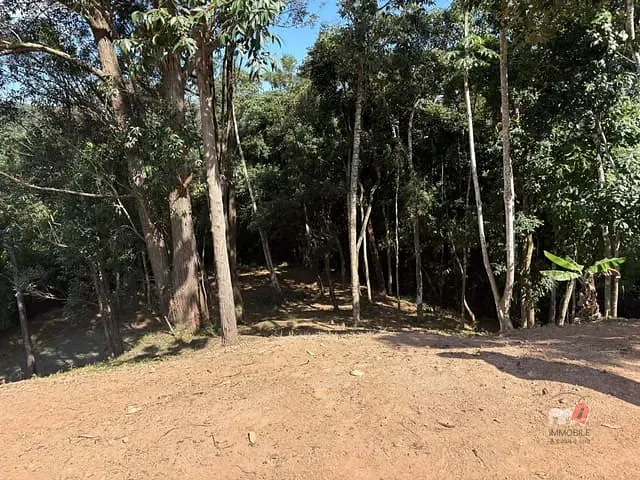 Terreno com 9376m², à venda, no bairro Valparaíso em Petrópolis