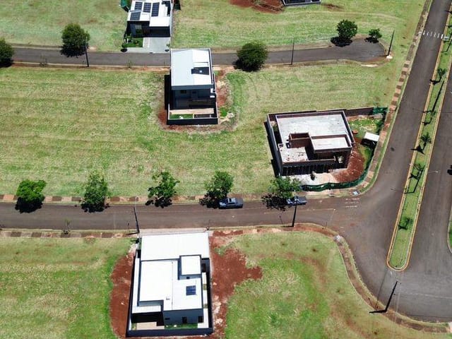 Terreno com 442m², à venda, no bairro Jardim Tarobá em Cambé
